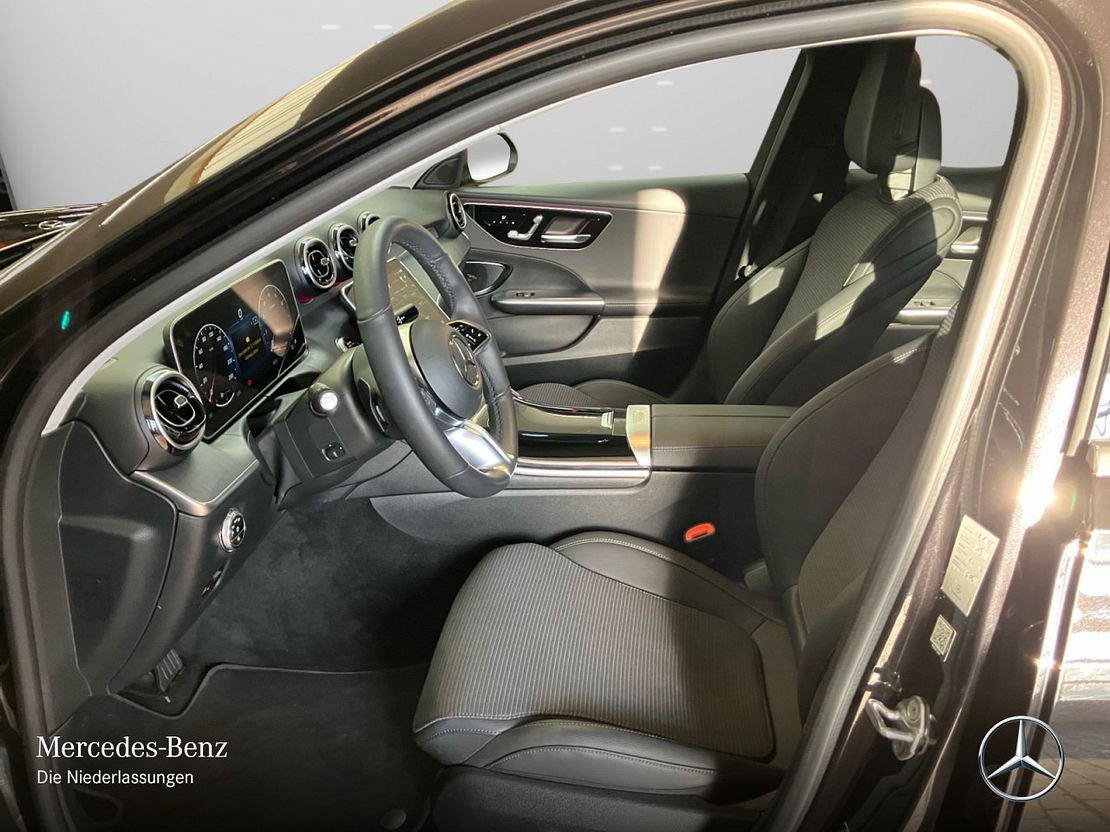 Mercedes-Benz C 180 AVANTGARDE Sedan