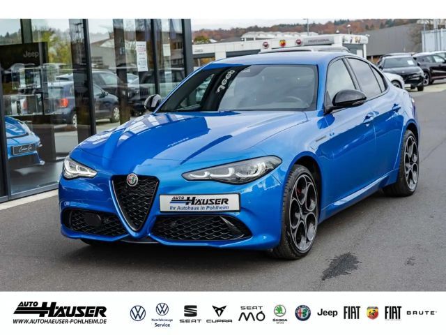 Alfa Romeo Giulia AT8 Q4 Turbo