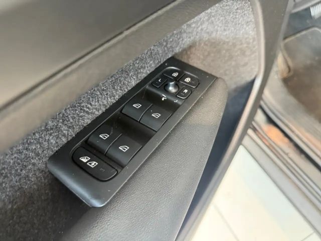 Volvo XC40 Core Momentum