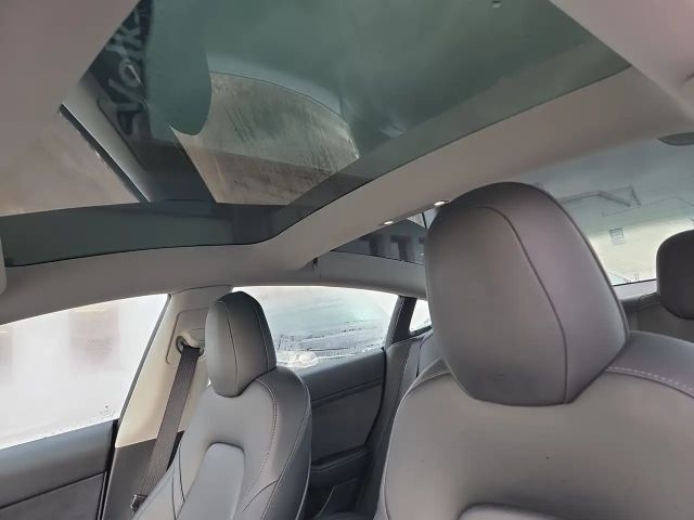 Tesla Model 3 FACELIFT SPORT PARKSENSOREN V+H PANO+19 SPORTALU!