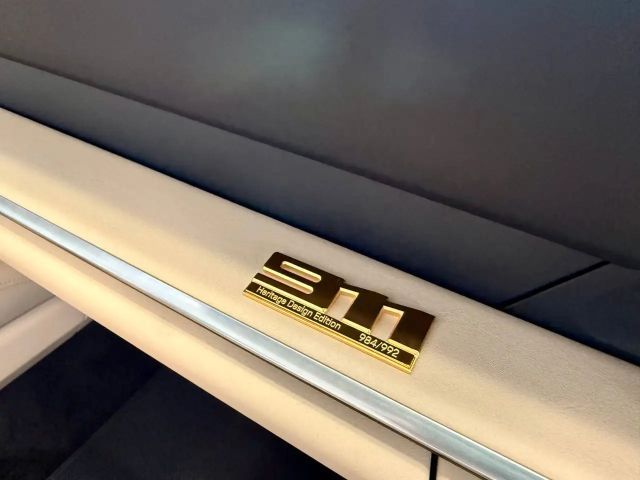 Porsche 992 4S Cabrio Targa