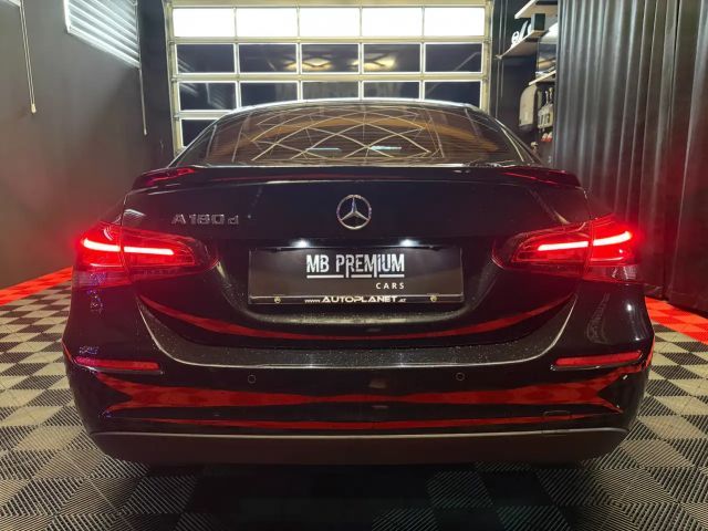 Mercedes-Benz A 180 A 180 d