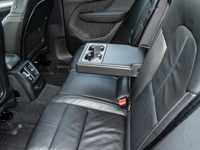 Volvo XC40 R-Design T5