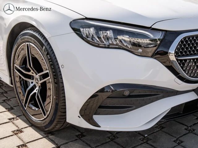 Mercedes-Benz E 200 4MATIC AMG Line Sedan