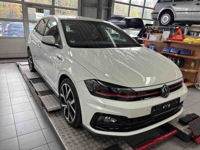 Volkswagen Polo 2.0 TSI DSG GTI