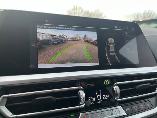 BMW 318 318i M-Sport Sedan