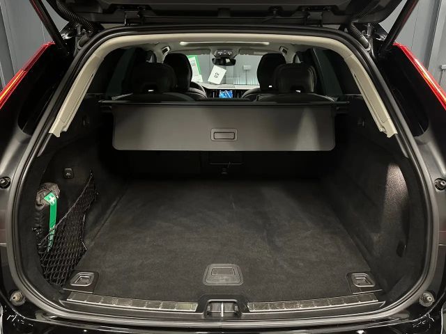 Volvo XC60 AWD Dark Plus