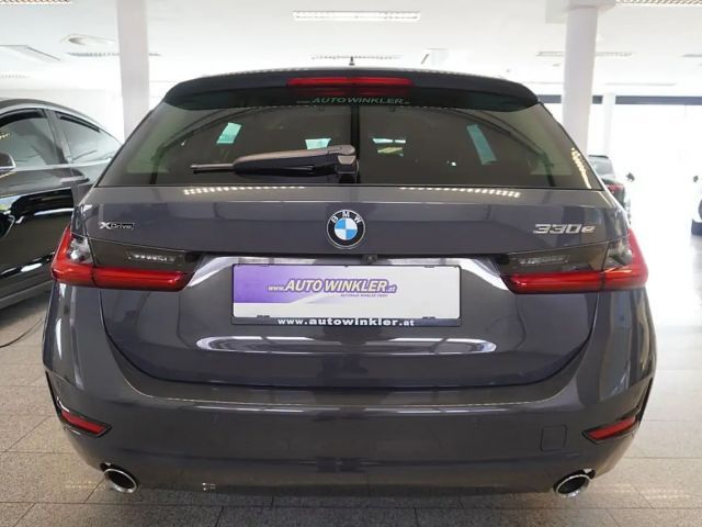 BMW 330 330e Touring xDrive