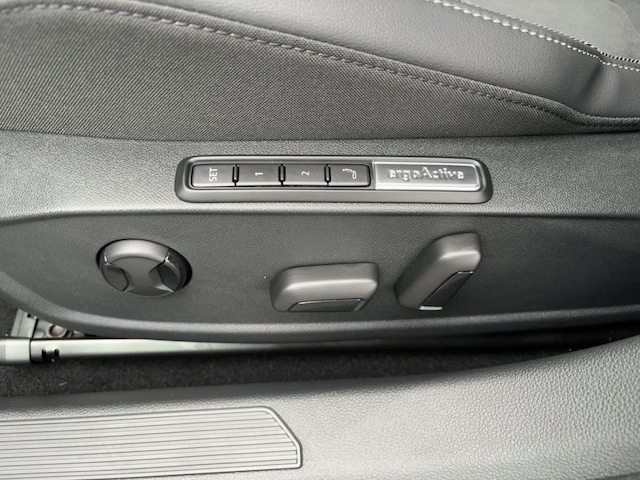 Volkswagen Golf DSG Golf VIII Style Variant