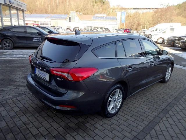 Ford Focus Cool & Connect