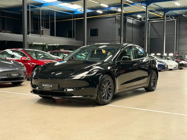 Tesla Model 3 RWD