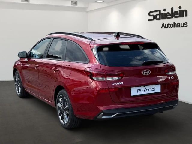 Hyundai i30 Advantage Hybrid T-GDi