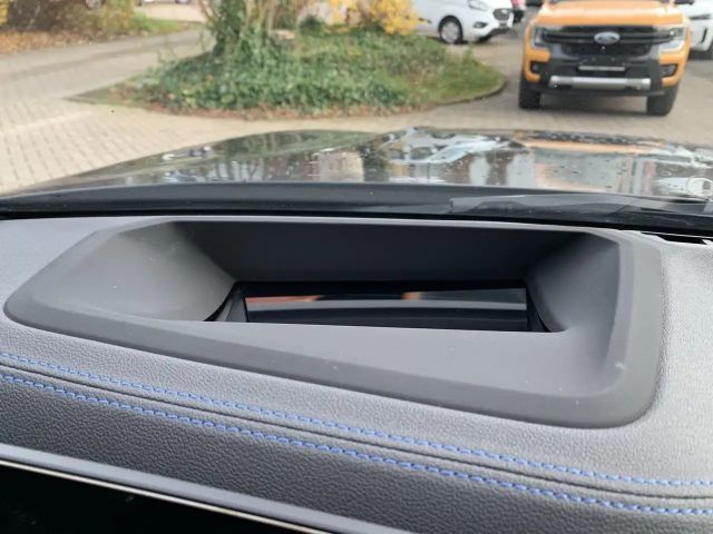 BMW 330 330i M-Sport Sedan xDrive