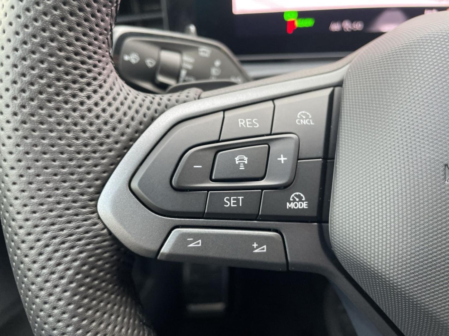 Volkswagen T-Roc 1.5 eTSI DSG R-Line