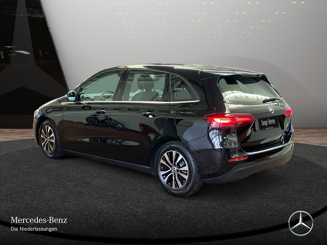 Mercedes-Benz B 180 Sedan