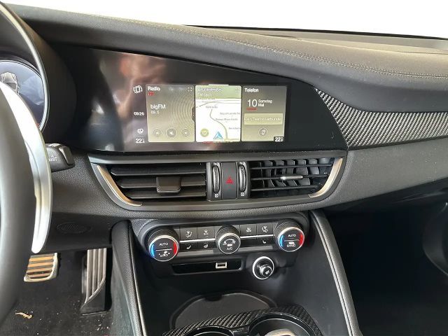 Alfa Romeo Giulia AT8 Quadrifoglio Turbo