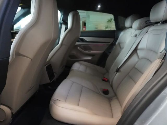 Porsche Taycan 4 Cross Turismo