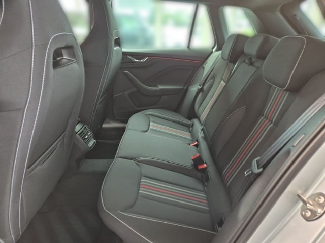 Skoda Kamiq Monte Carlo1.5 TSI DSG +AHK+NAVI+APP+CT+PANO+R-Kamera+