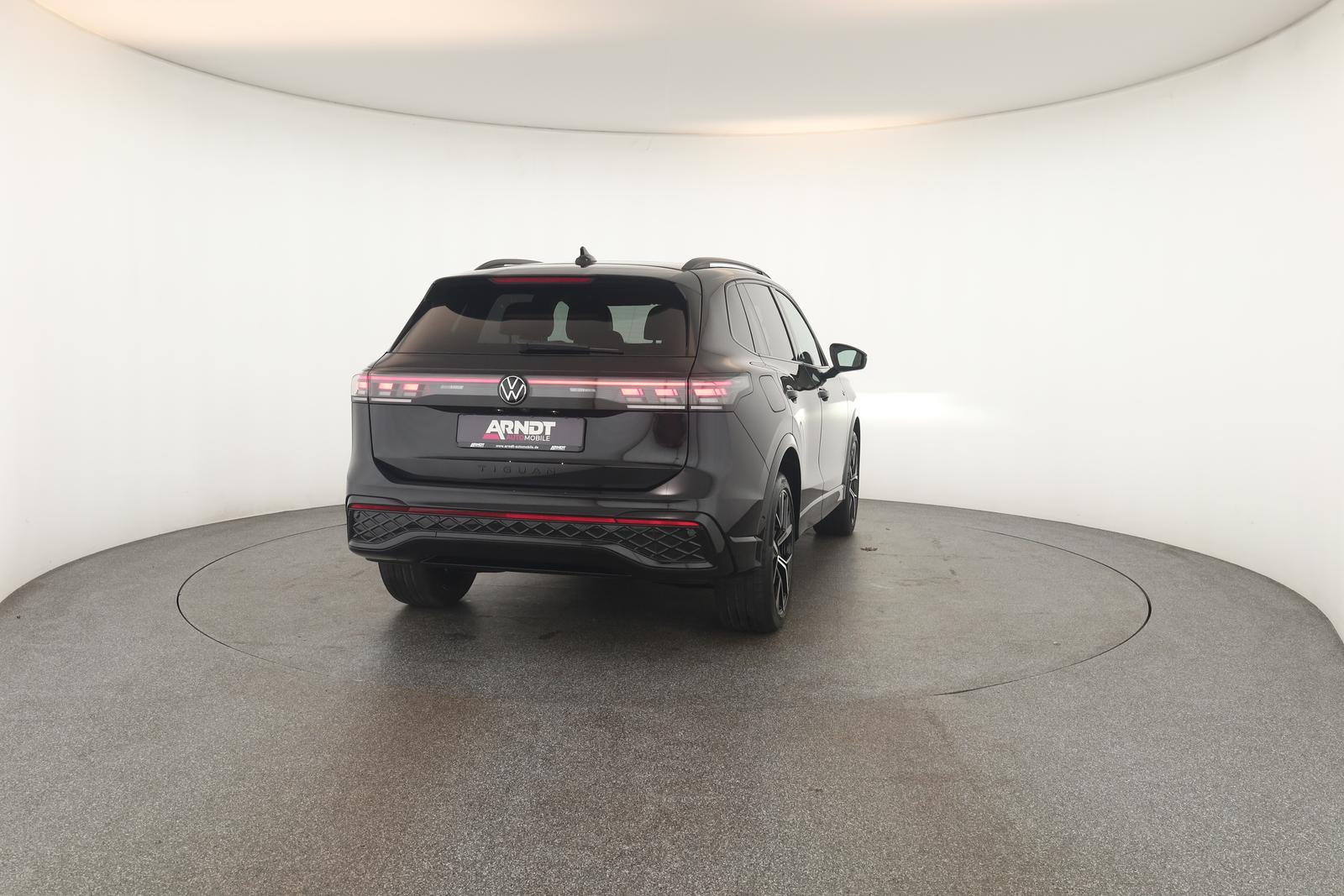 Volkswagen Tiguan 2.0 TSI DSG IQ.Drive R-Line