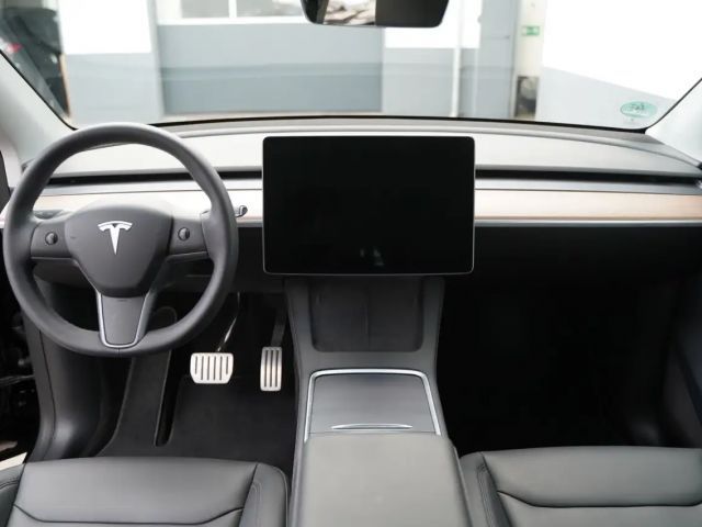 Tesla Model Y AWD Long Range