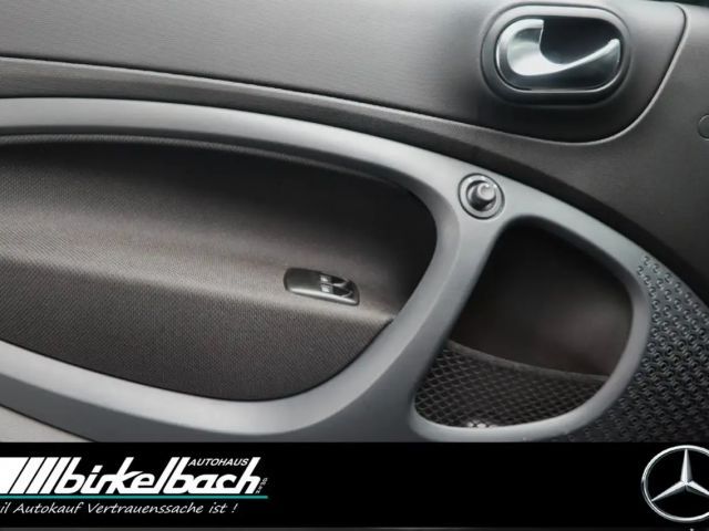 Smart EQ fortwo Cabrio JBL Prime