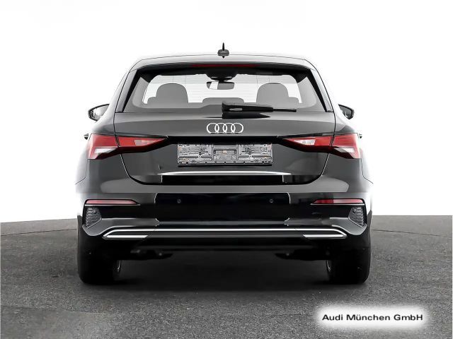 Audi A3 40 TFSI Hybride S-Tronic Sedan