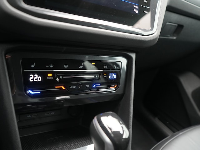 Volkswagen Tiguan Tiguan R  PANO MATRIX AHK ACC LEDER NAVI VIRT