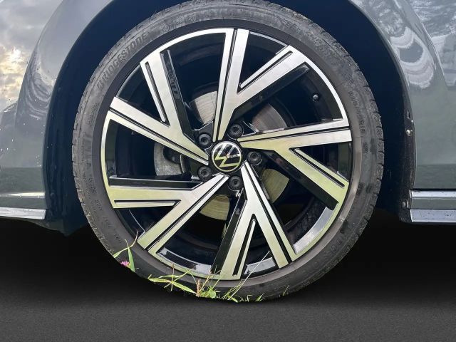 Volkswagen Golf R-Line Variant