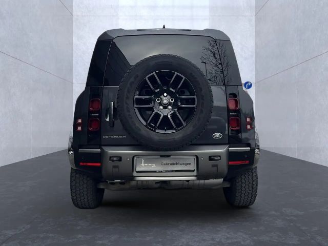 Land Rover Defender 110 D250 Dynamic SE