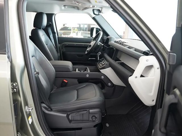 Land Rover Defender P400e