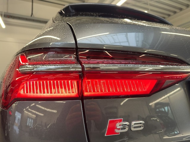 Audi S6 Avant Quattro