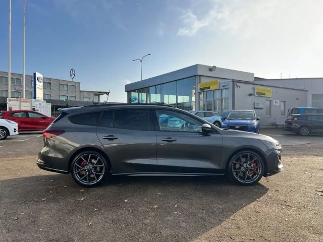 Ford Focus ST Line Wagon