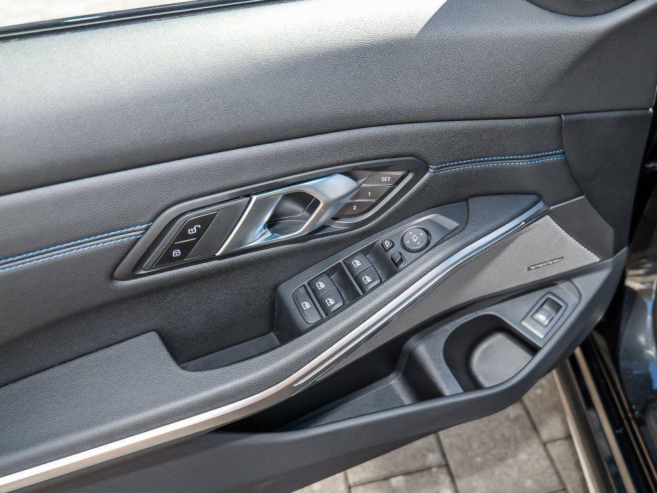 BMW 330 330i Sedan xDrive