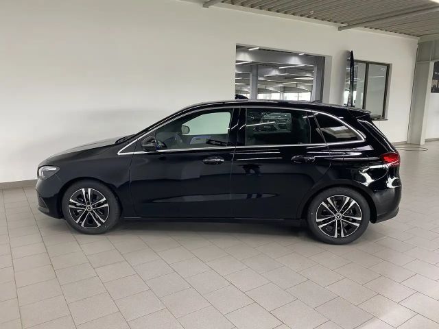 Mercedes-Benz B 200 Progressive Sedan