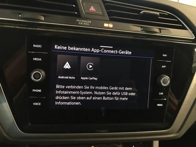 Volkswagen Touran 1.5 TSI DSG R-Line Sport