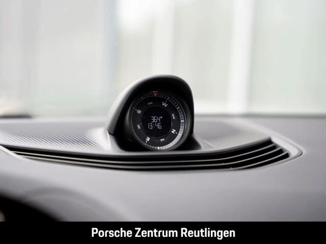 Porsche Taycan 4 Cross Turismo