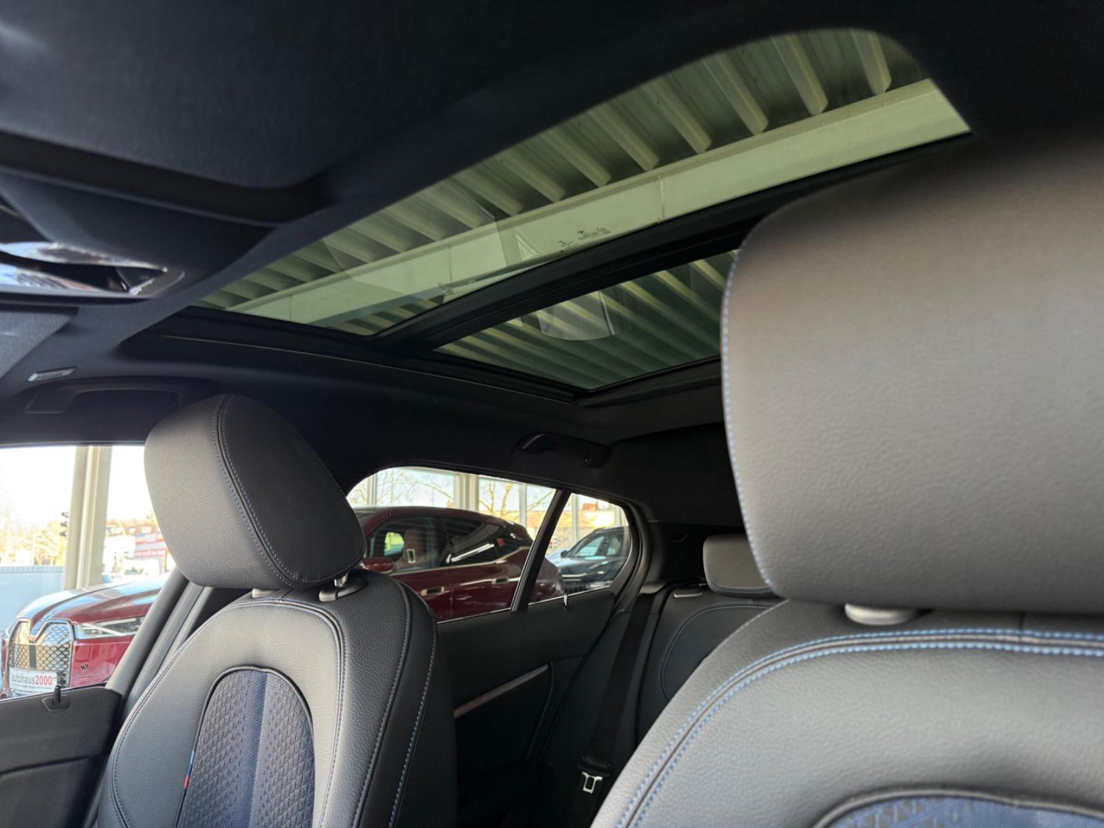 BMW 118 118d M-Sport Sedan