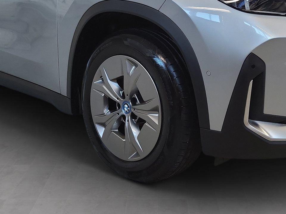 BMW iX1 xDrive30