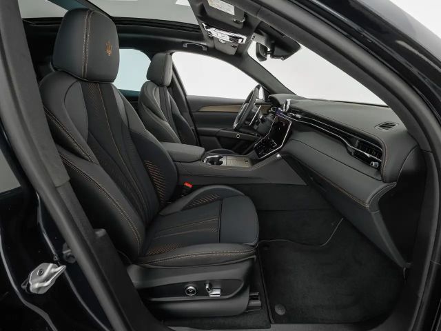 Maserati Grecale Folgore NEW + ELEKTRO + PANO