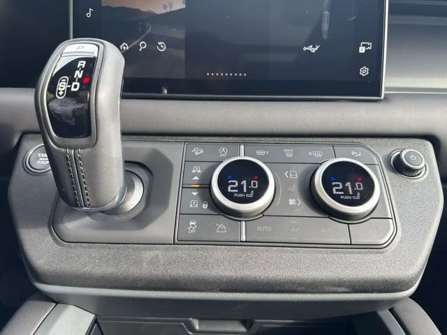 Land Rover Defender 110 D300 Dynamic HSE