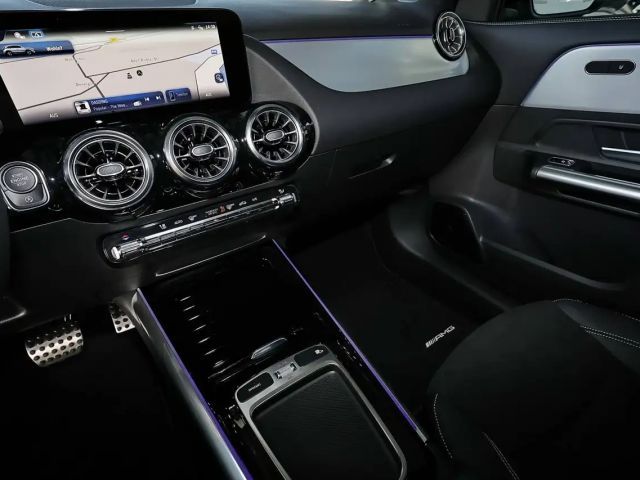 Mercedes-Benz GLA 200 AMG Line