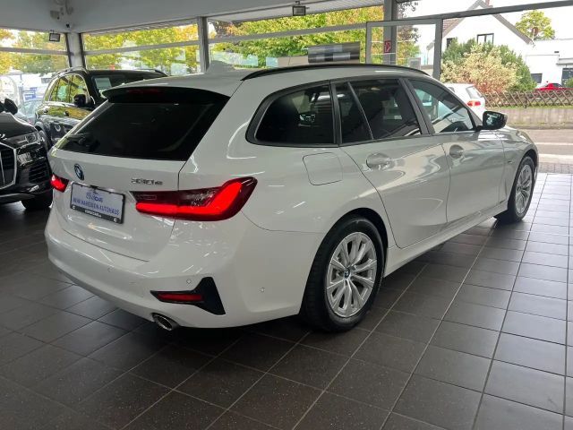 BMW 330 330e Advantage pakket Touring