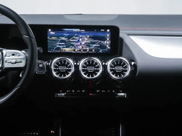 Mercedes-Benz EQA 300 4MATIC AMG Line