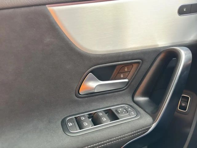 Mercedes-Benz A 200 AMG Line