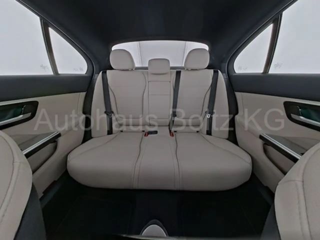 Mercedes-Benz C 180 AVANTGARDE Sedan