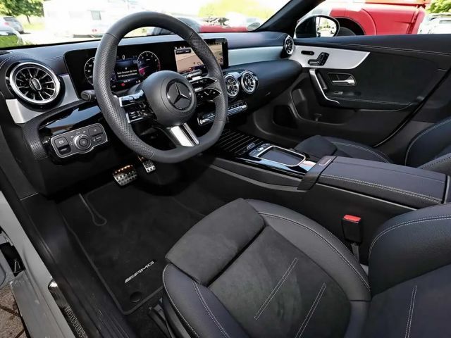 Mercedes-Benz CLA 200 AMG Line Coupé