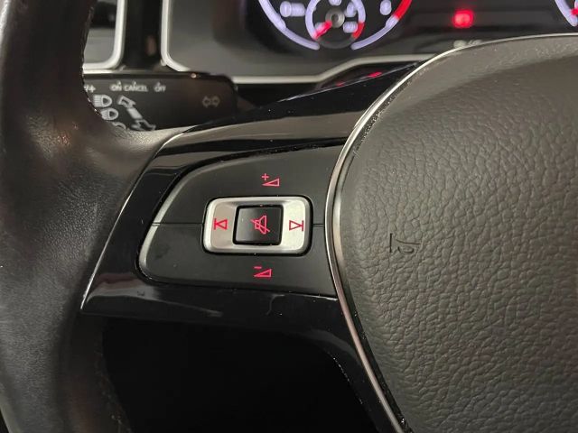 Volkswagen Polo 1.0 TSI Highline R-Line