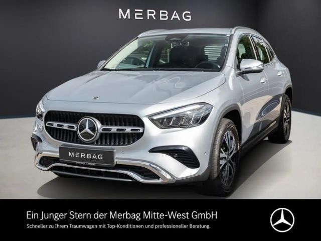 Mercedes-Benz GLA 180 W-Paket ParkAss. LED SpurH el.Heck LM