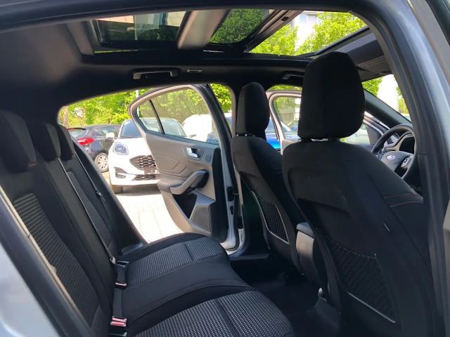 Ford Focus EcoBoost ST Line