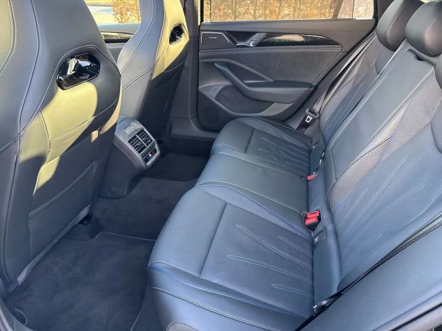 Volkswagen Passat 2.0 TDI 4Motion DSG R-Line